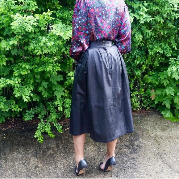 L.A.M.B Meredith Pumps - Picture 7 of 8